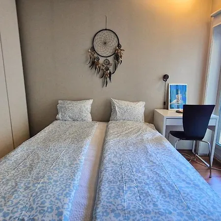 Apartment Charm & Balcony In *