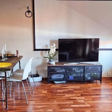 Charm & Balcony In Apartment