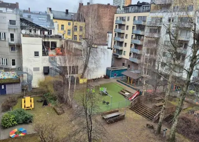 Charm & Balcony In Apartment *