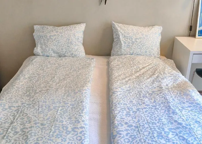 Charm & Balcony In Apartment *