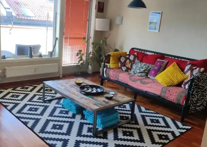 Charm & Balcony In Apartment